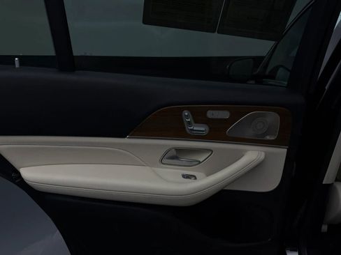 Used 2022 Mercedes-Benz GLS 450 4MATIC image 29