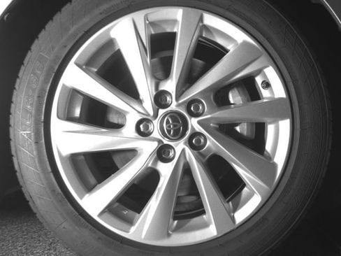Used 2023 Toyota Camry LE FWD image 10