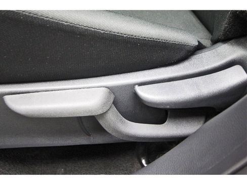 Used 2025 Nissan Kicks Play S image 28