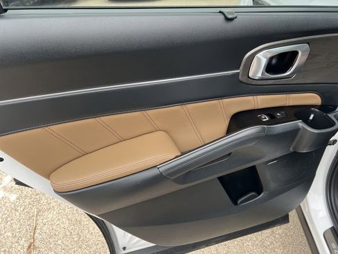 Certified 2025 Kia Sorento SX Prestige w/ Olive Brown Leather Package image 11