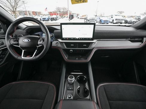 Used 2025 Ford Explorer ST image 33
