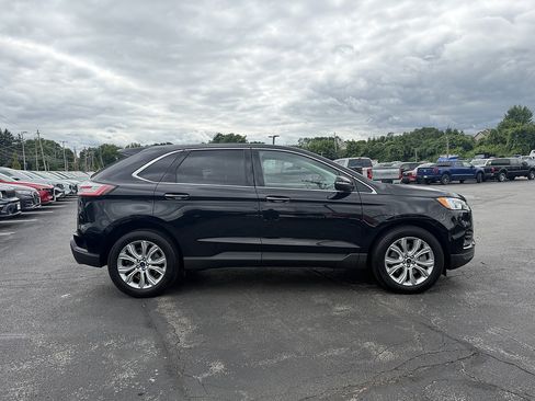 Certified 2022 Ford Edge Titanium AWD/4WD image 8