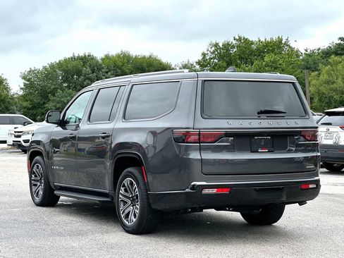Used 2024 Jeep Wagoneer L Series II RWD image 13