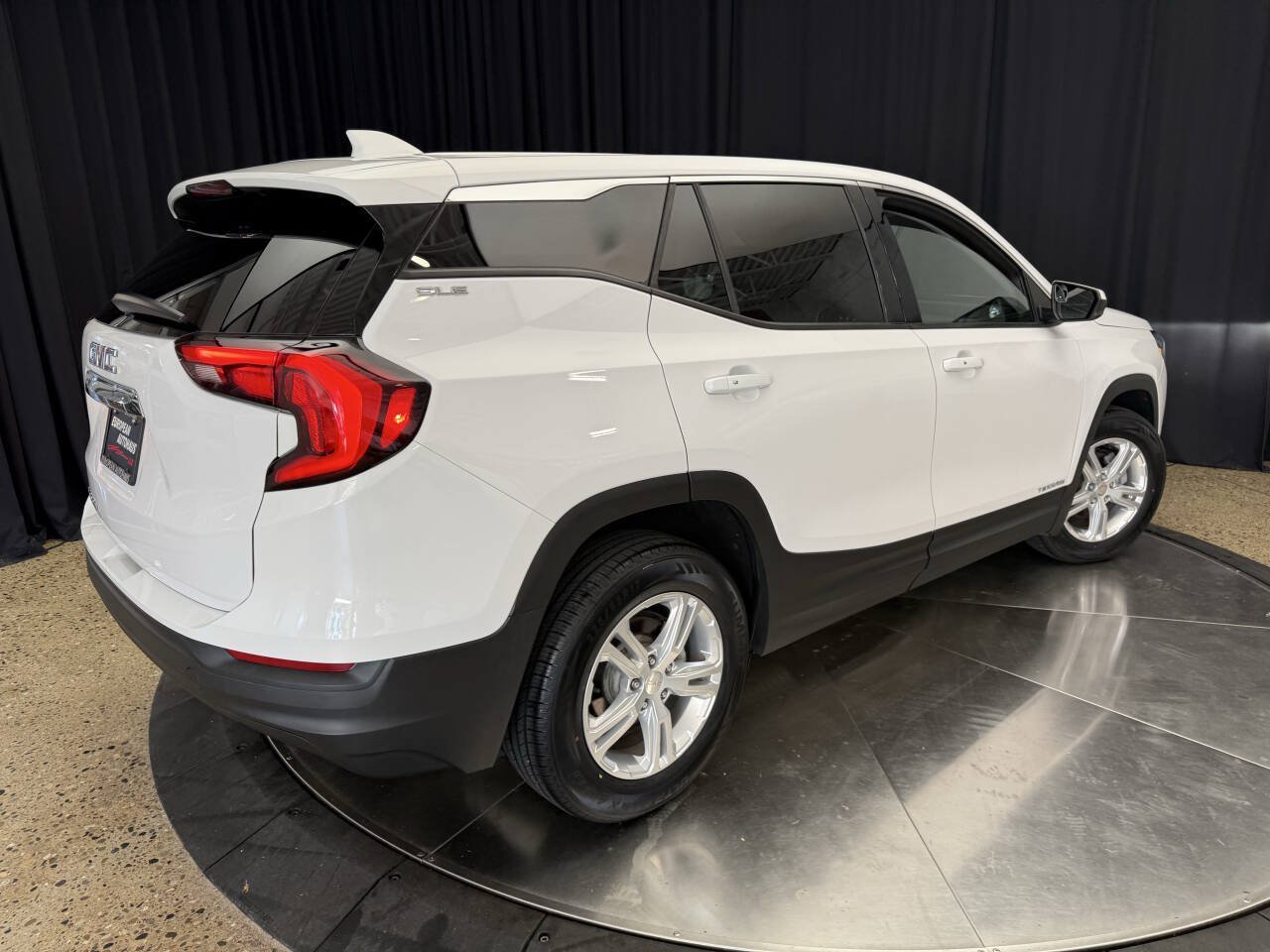 Used 2018 GMC Terrain SLE FWD image 11