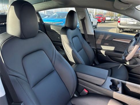 Used 2023 Tesla Model 3 Standard Range image 36