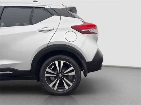 Used 2018 Nissan Kicks SR w/ Exterior Package image 22