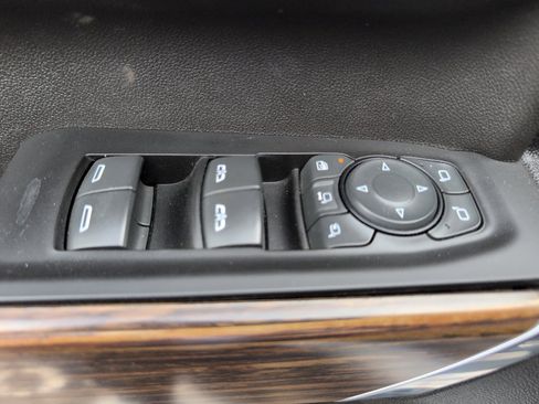 Used 2022 Chevrolet Silverado 2500 High Country w/ Z71 Off-Road Package image 18