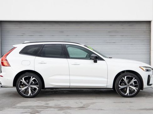 Used 2022 Volvo XC60 B5 R-Design w/ Advanced Package image 4