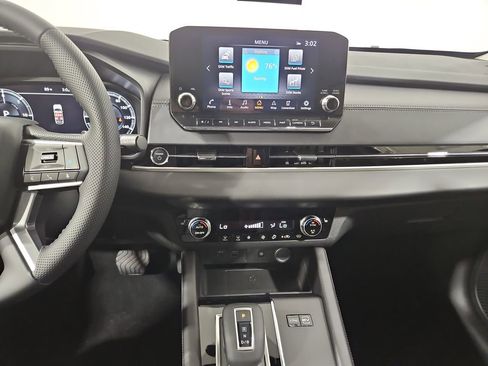 New 2026 Nissan Rogue SL AWD/4WD image 17