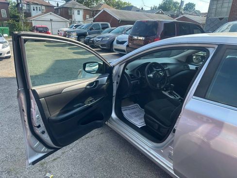 Used 2019 Nissan Sentra S FWD image 9
