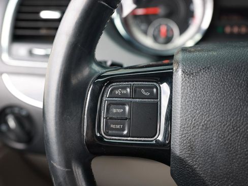 Used 2015 Dodge Grand Caravan SE FWD image 28