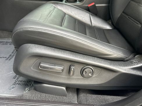 Used 2025 Honda CR-V EX-L image 13