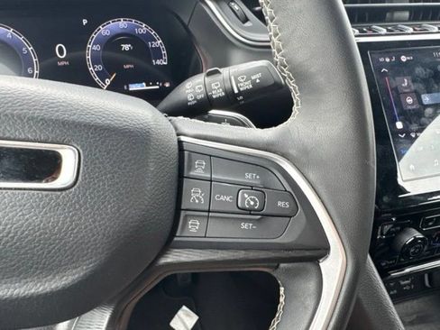 Used 2024 Jeep Grand Cherokee Altitude AWD/4WD image 25