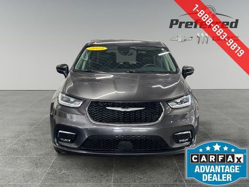 Used 2023 Chrysler Pacifica Touring-L image 12