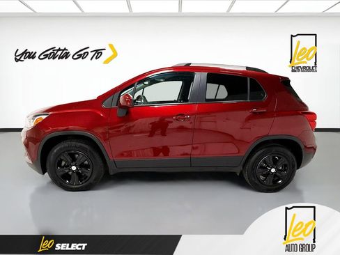 Used 2022 Chevrolet Trax LT w/ LT Convenience Package AWD/4WD image 8