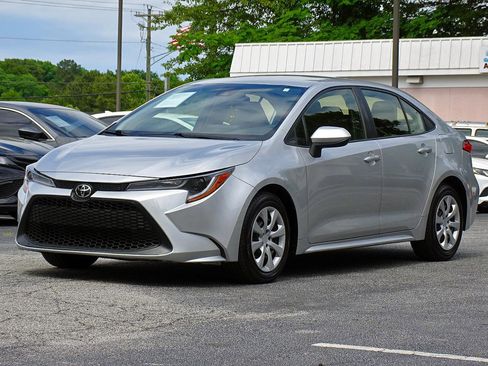 Used 2021 Toyota Corolla LE FWD image 5