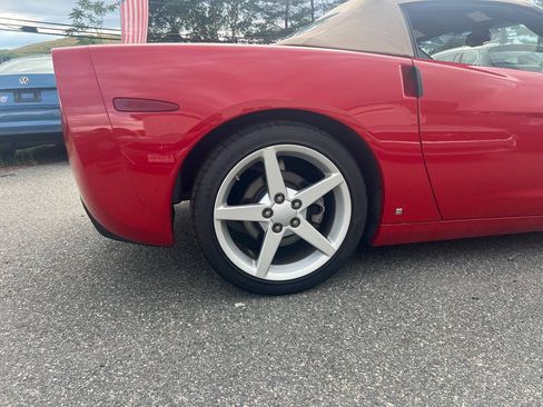Used 2006 Chevrolet Corvette Convertible w/ Preferred Equipment Group RWD image 22