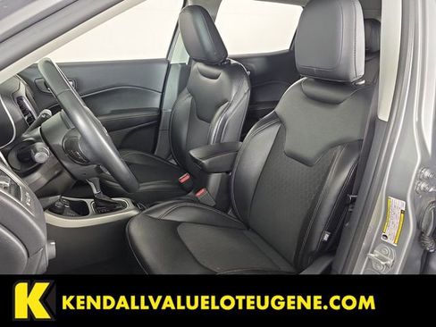 Used 2018 Jeep Compass Latitude w/ Popular Equipment Group AWD/4WD image 17