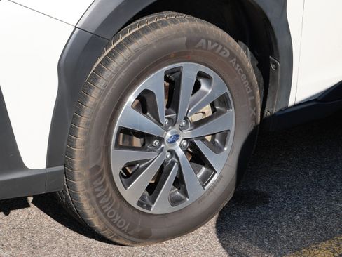 Used 2023 Subaru Outback Premium AWD/4WD image 5
