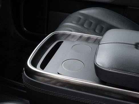 Used 2022 Rivian R1T Adventure image 17