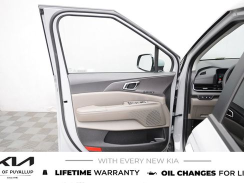 New 2026 Kia Carnival EX FWD image 9