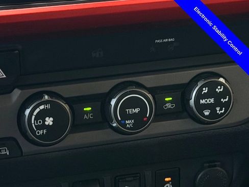 Used 2019 Toyota Tacoma TRD Sport AWD/4WD image 16