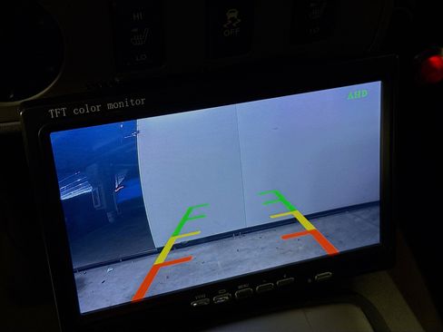 Used 2012 Nissan Frontier SL image 14