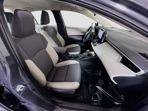 Used 2025 Toyota Corolla LE FWD image 28