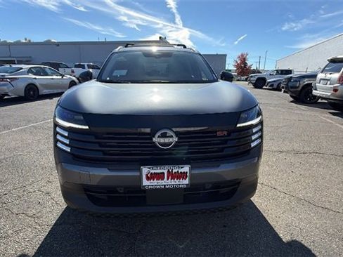 New 2026 Nissan Kicks SR w/ Cold Weather Package image 8