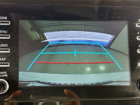 Used 2024 Toyota Camry SE image 29