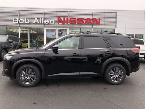 New 2025 Nissan Pathfinder SV image 11