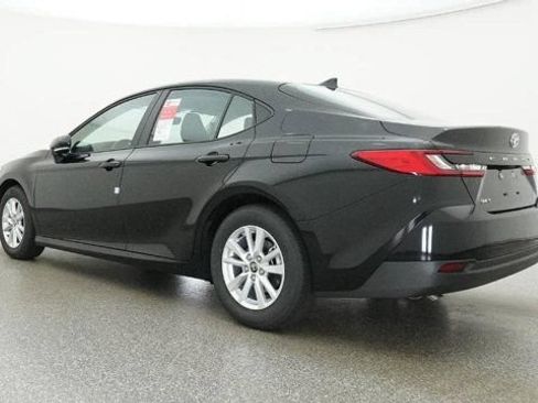 New 2026 Toyota Camry Hybrid FWD image 20