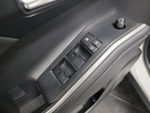 Used 2023 Toyota Highlander XSE FWD image 14