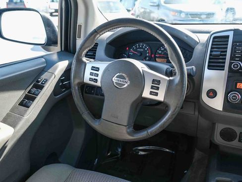 Used 2018 Nissan Frontier SV w/ Value Truck Package RWD image 16