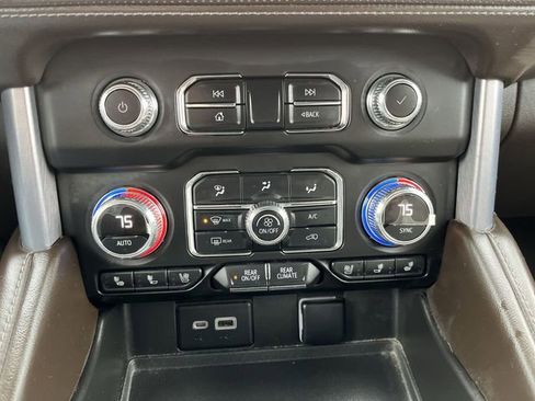 Used 2022 GMC Yukon SLT w/ SLT Premium Package AWD/4WD image 18
