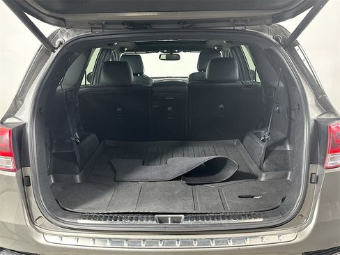 Used 2016 Kia Sorento SX image 16