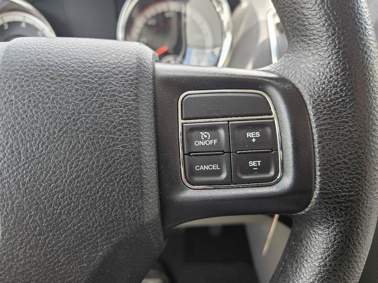 Used 2017 Dodge Grand Caravan SE FWD image 40