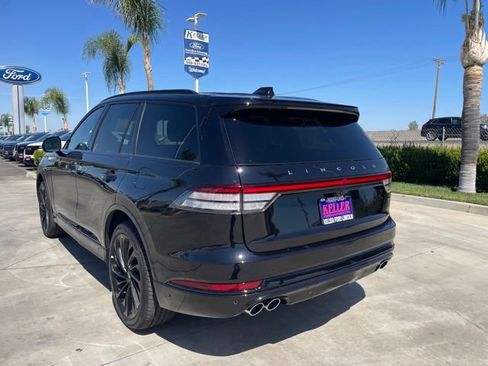 New 2026 Lincoln Aviator Reserve w/ Jet Appearance Package AWD/4WD image 3