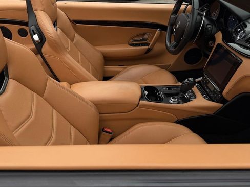 Used 2018 Maserati GranTurismo Sport image 11