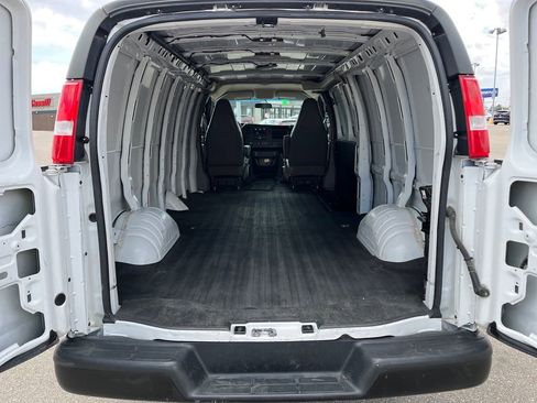 Used 2023 GMC Savana 2500 Extended w/ Driver Convenience Package RWD image 18
