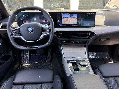 Used 2025 BMW 330i xDrive Sedan AWD/4WD image 39