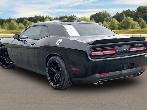 Used 2015 Dodge Challenger R/T w/ Quick Order Package 28B R/T RWD image 11
