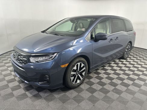 Used 2025 Honda Odyssey EX-L image 4
