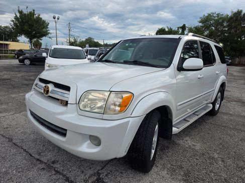 Used 2005 Toyota Sequoia Limited RWD image 3
