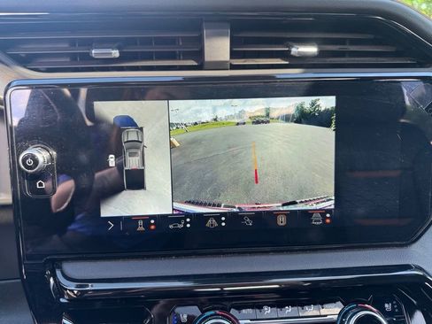Used 2025 GMC Sierra 1500 AT4 w/ AT4 Premium Package AWD/4WD image 16
