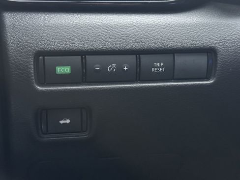 Used 2024 Nissan Sentra SR w/ SR Premium Package image 18