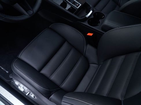 Certified 2026 Porsche Macan S AWD/4WD image 17