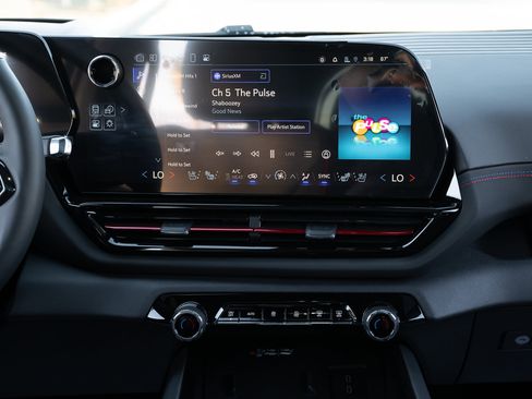 Used 2024 Chevrolet Silverado EV RST image 30