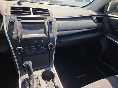 Used 2017 Toyota Camry LE FWD image 13