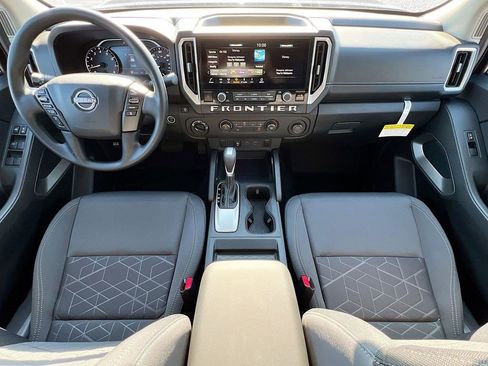 Certified 2025 Nissan Frontier SV AWD/4WD image 20